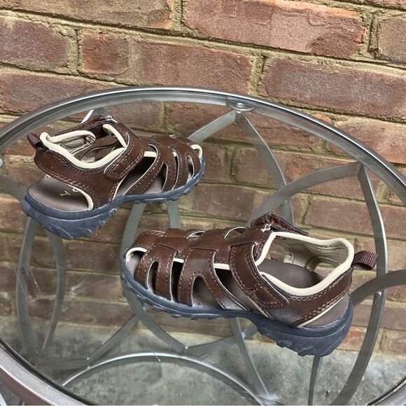 Carter’s Brown Fisherman Shoes Size 7 - Picture 6 of 9